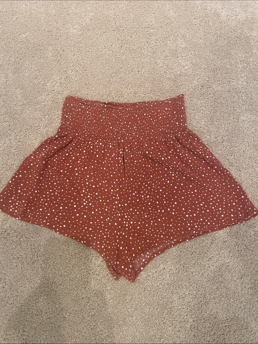 Forever 21 burnt orange flowy shorts with white dots and stretchy waist, size S
